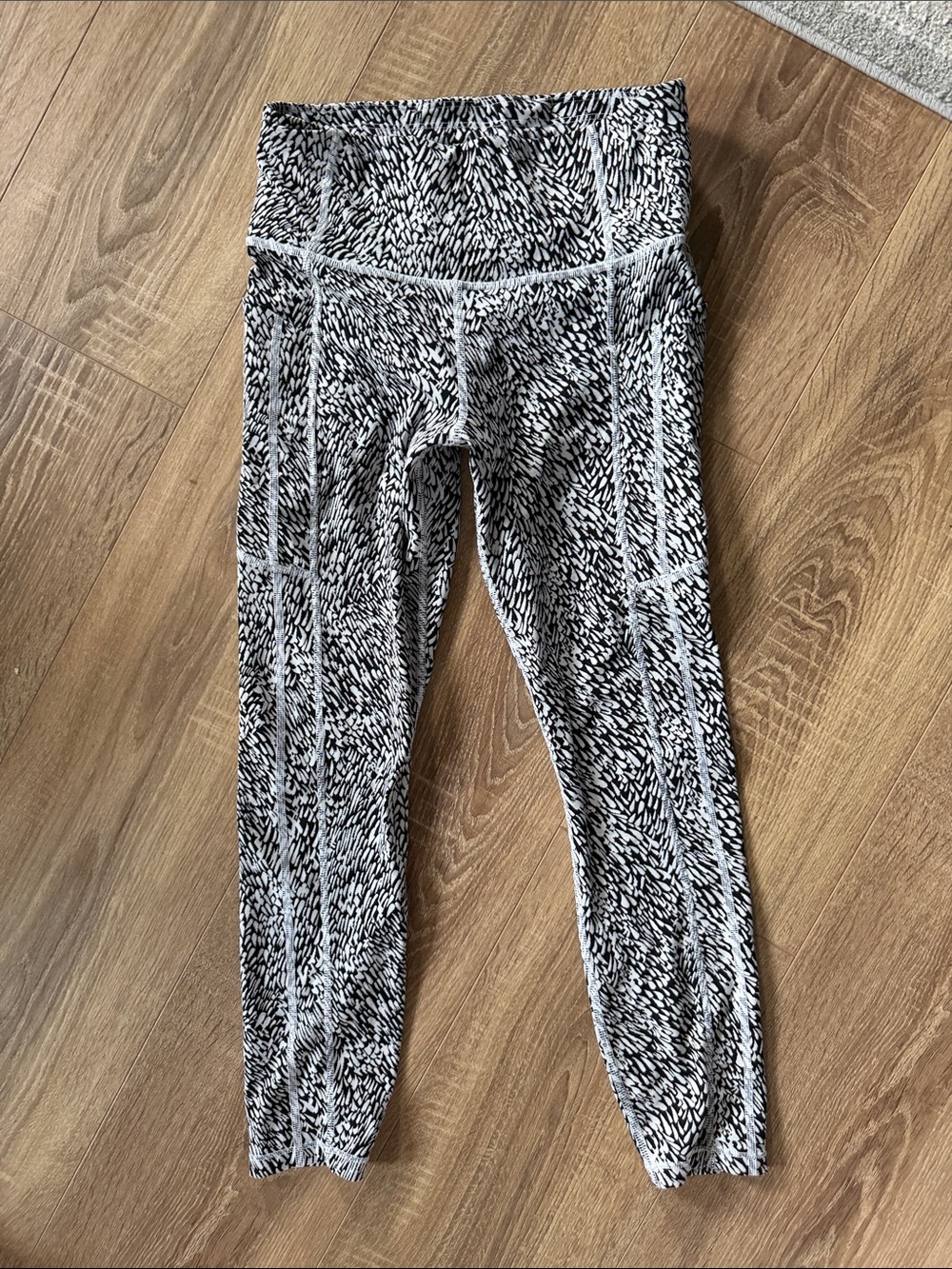 Athleta Black and White Abstract Print High-Rise Leggings